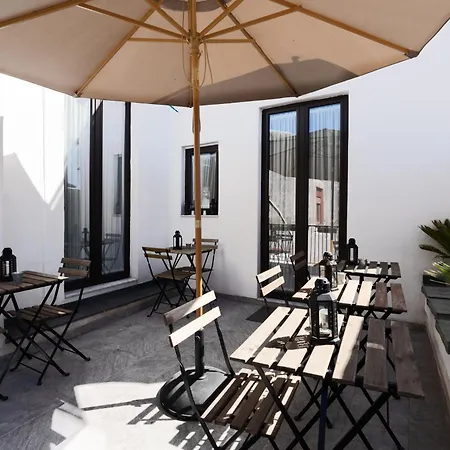 לינה וארוחת בוקר Lux Boutique 4*