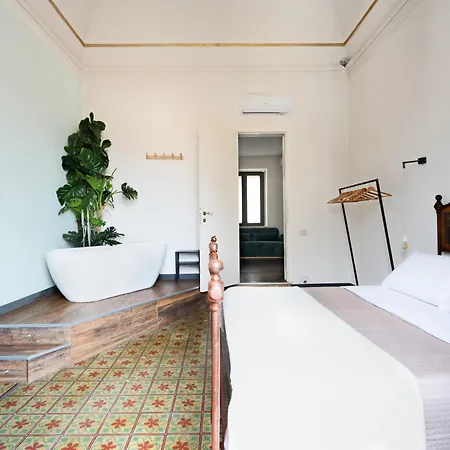 Lux Boutique Bed & Breakfast *