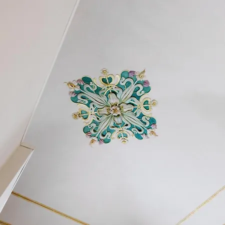 Lux Boutique 4*