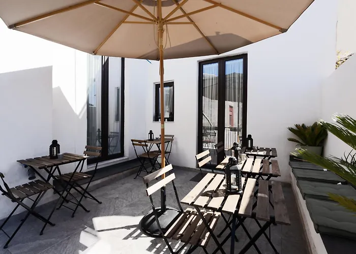 לינה וארוחת בוקר Lux Boutique 4*