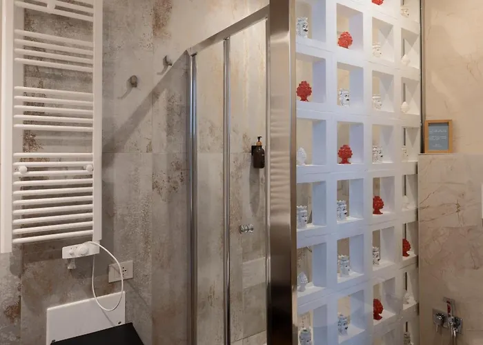 Lux Boutique קטאניה